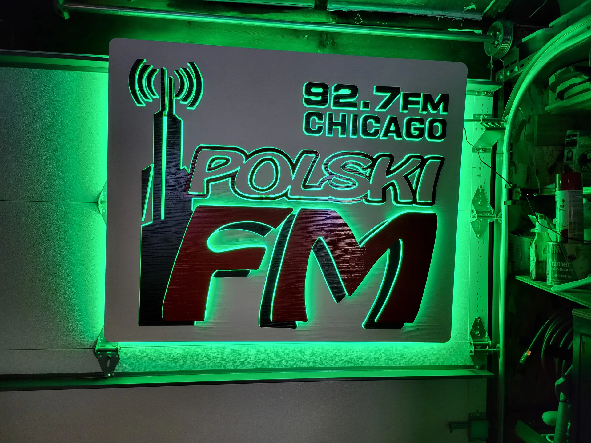 LED sign Polski FM 92.7 Chicago green