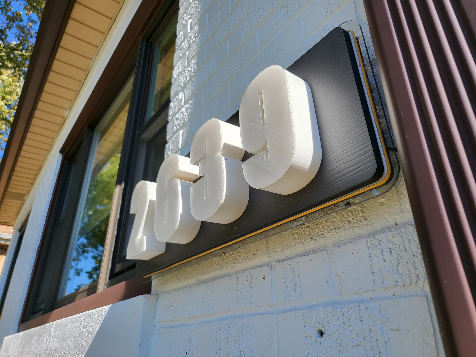 Modern house numbers side angle