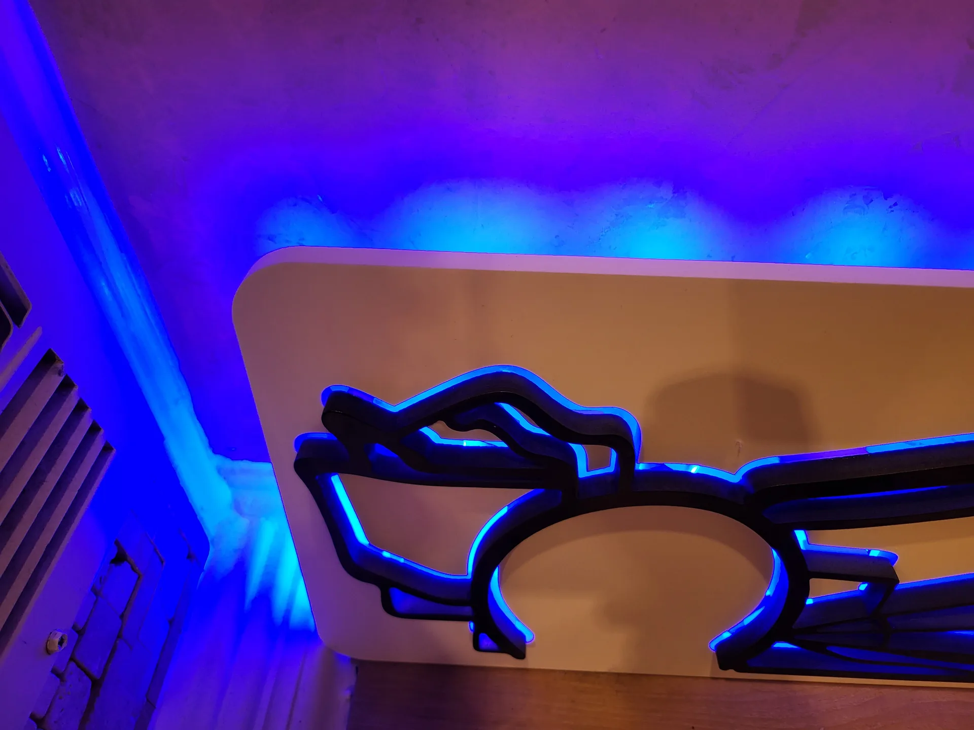 LED wall art race car blue